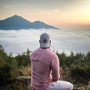 Meet your Posher, Troy